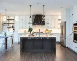 угловая кухня с островом Амадео